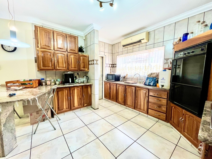 4 Bedroom Property for Sale in Safari Gardens North West